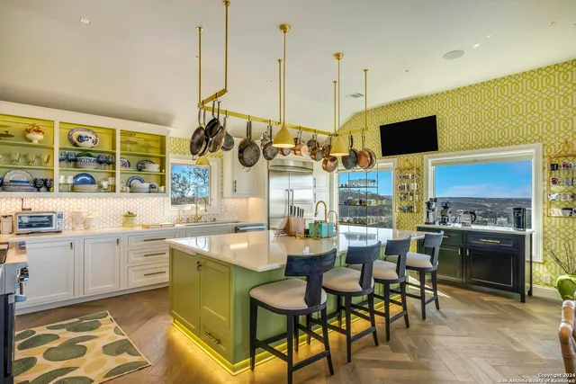 $2,799,000 | 2471 Village Oak, Canyon Lake, TX 78133