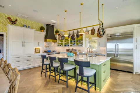 $2,799,000 | 2471 Village Oak, Canyon Lake, TX 78133