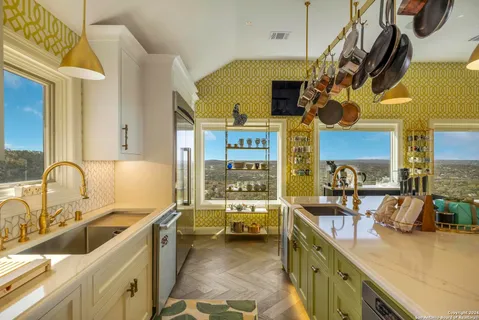 $2,799,000 | 2471 Village Oak, Canyon Lake, TX 78133