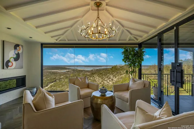 $2,799,000 | 2471 Village Oak, Canyon Lake, TX 78133