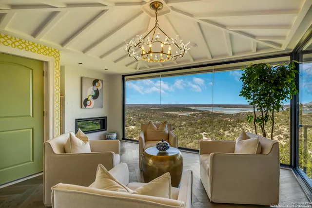 $2,799,000 | 2471 Village Oak, Canyon Lake, TX 78133