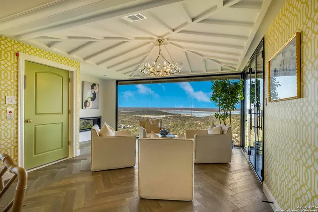 $2,799,000 | 2471 Village Oak, Canyon Lake, TX 78133