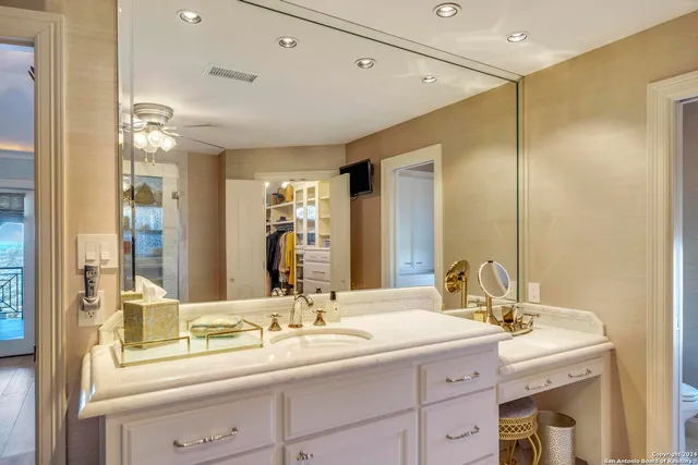 $2,799,000 | 2471 Village Oak, Canyon Lake, TX 78133