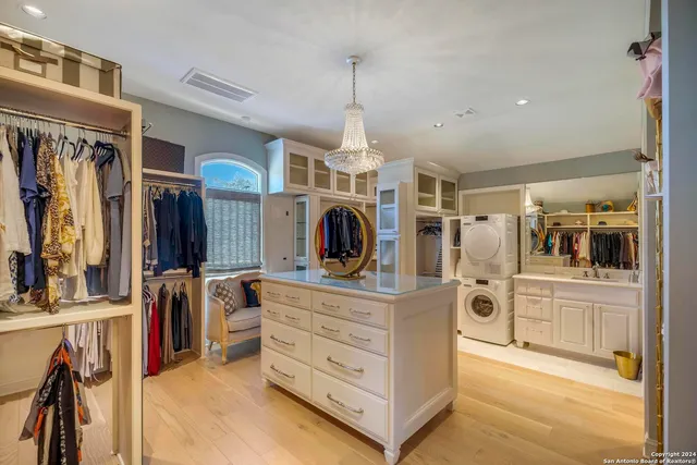 $2,799,000 | 2471 Village Oak, Canyon Lake, TX 78133