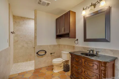 $2,799,000 | 2471 Village Oak, Canyon Lake, TX 78133