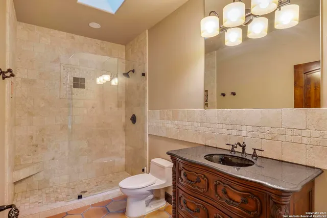 $2,799,000 | 2471 Village Oak, Canyon Lake, TX 78133