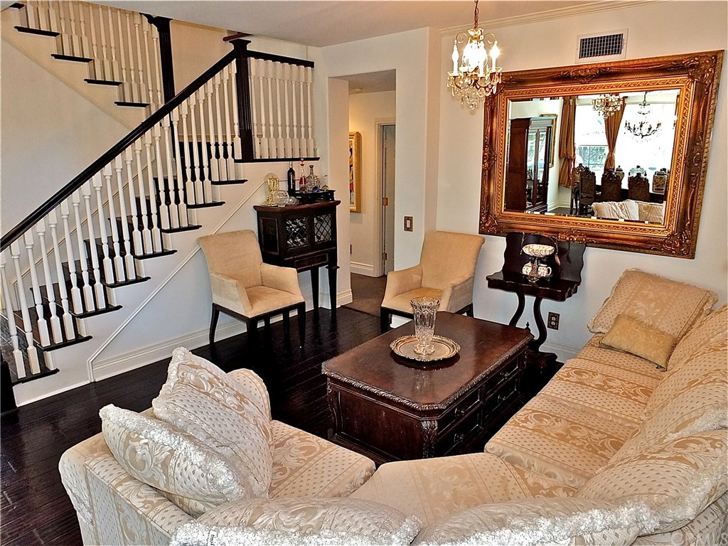 5501 Windward Avenue Long Beach, CA 90814 - Photo 13 of 36