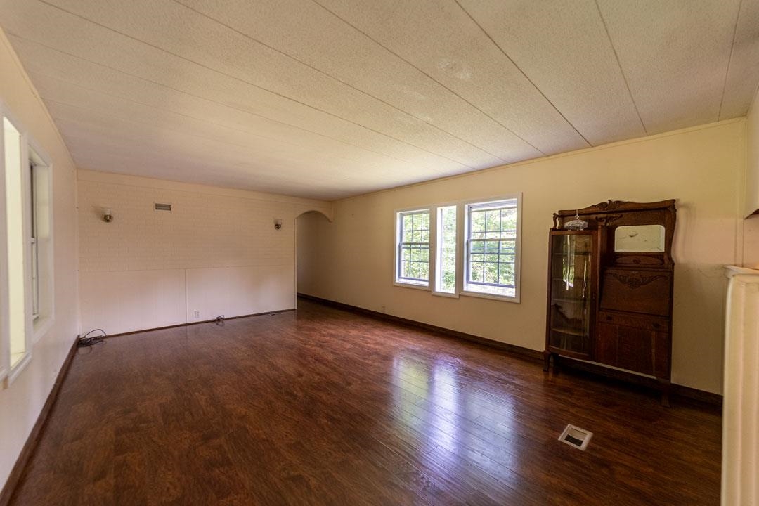 368 N Road Danbury, NH 03230 - Photo 2 of 15