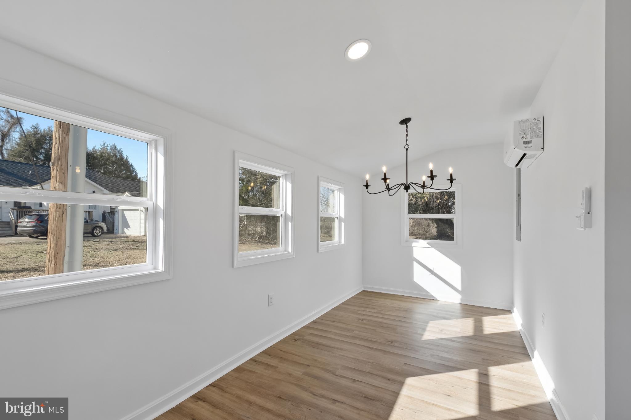 28272 Riverside Drive Salisbury, MD 21801 - Photo 23 of 33 Bright and airy sunlit room with charm.