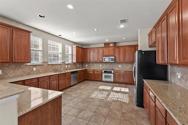 $2,700 | 2008 Spotted Court, Plano, TX 75074