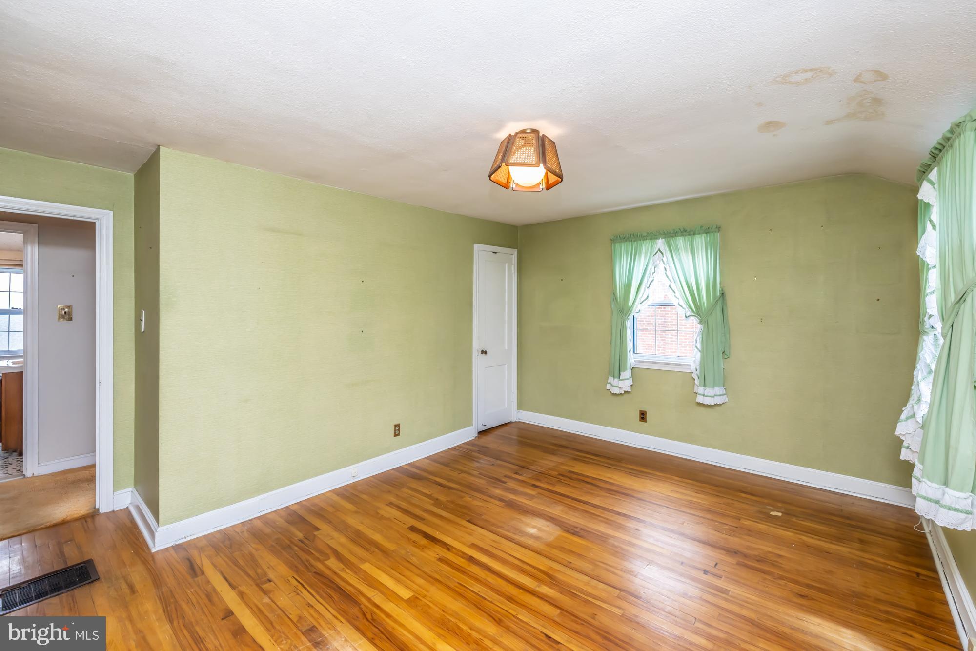 156 Flintlock Road Drexel Hill, PA 19026 - Photo 21 of 37 Gallery Image 21