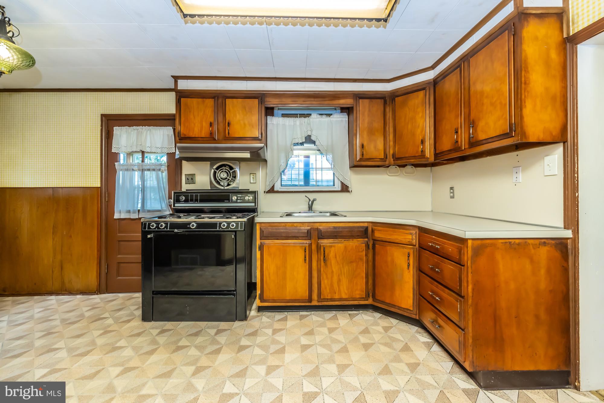 156 Flintlock Road Drexel Hill, PA 19026 - Photo 8 of 37 Gallery Image 8