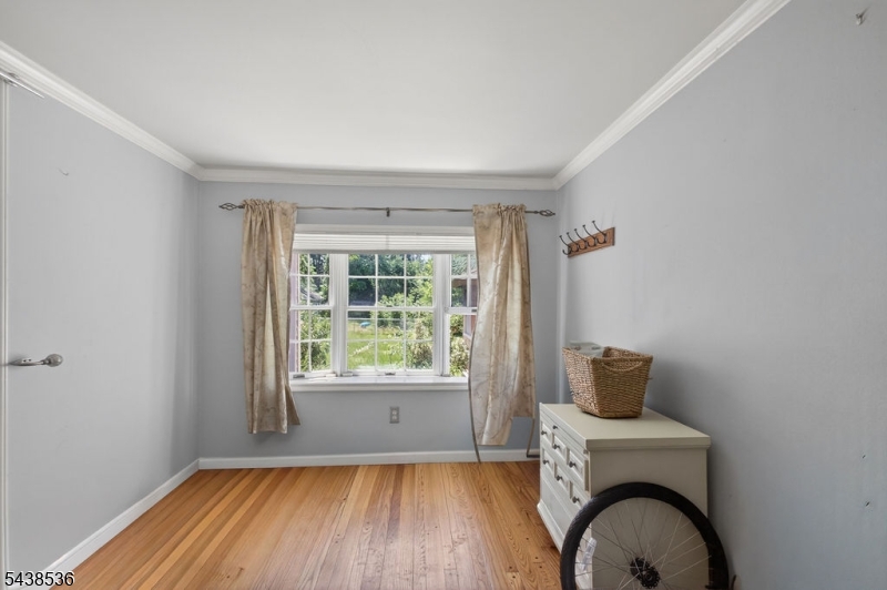 364 Acacia Road Scotch Plains, NJ 07076 - Photo 13 of 30
