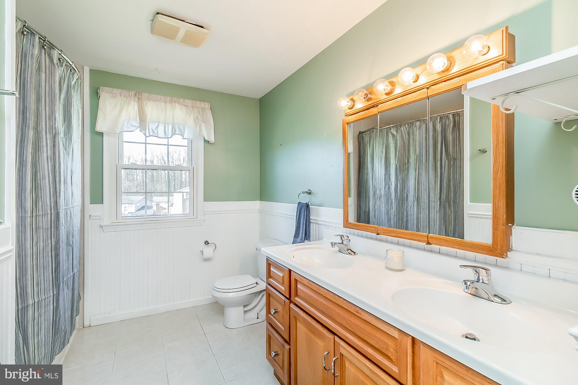 822 Staffordshire Road Cockeysville, MD 21030 - Photo 14 of 27 full bath on upper level