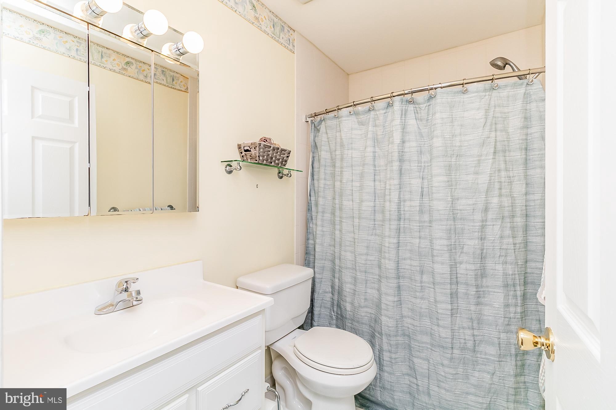 822 Staffordshire Road Cockeysville, MD 21030 - Photo 18 of 27 primary bathroom