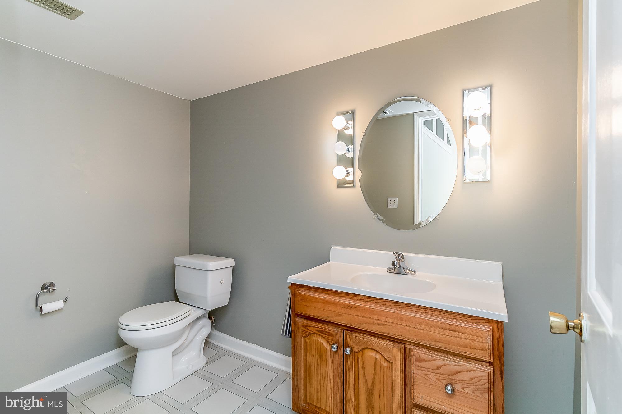 822 Staffordshire Road Cockeysville, MD 21030 - Photo 4 of 27 Half bath on main level