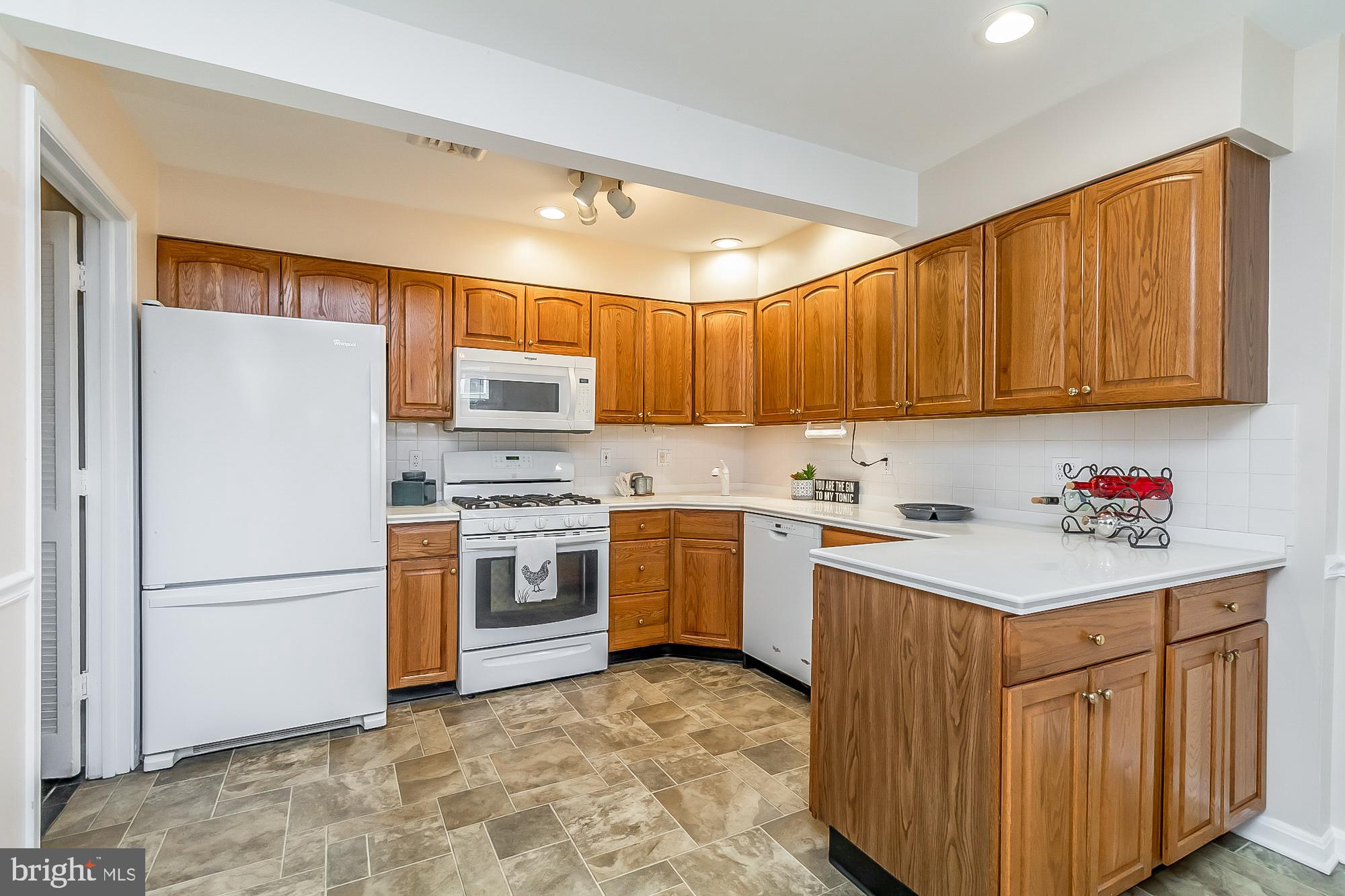 822 Staffordshire Road Cockeysville, MD 21030 - Photo 7 of 27 Spacious Kitchen with table space