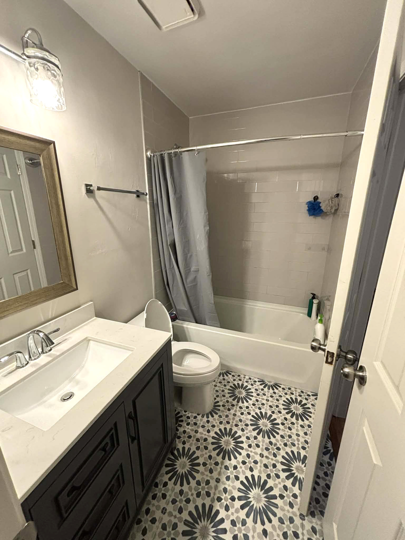 6763 Roanoake Court Gurnee, IL 60031 - Photo 7 of 12