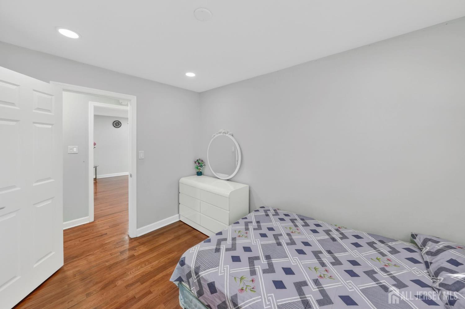59 Eden Avenue Edison, NJ 08817 - Photo 23 of 45