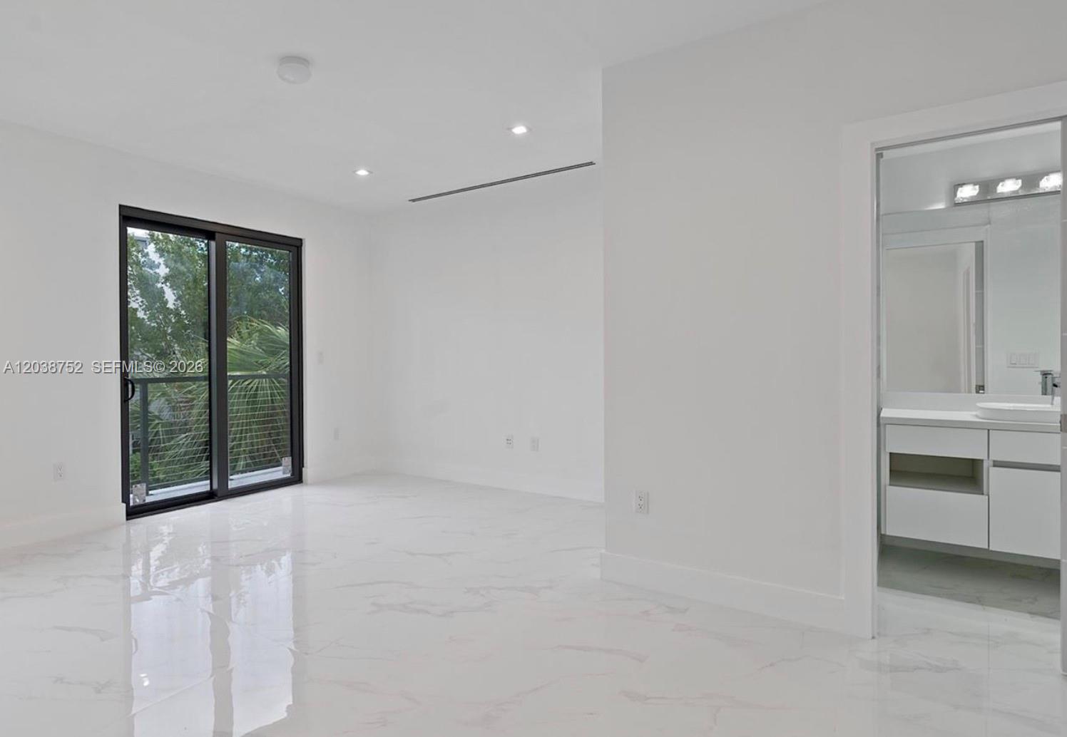 3374 Perry Frow Drive, Unit B Miami, FL 33133 - Photo 15 of 22
