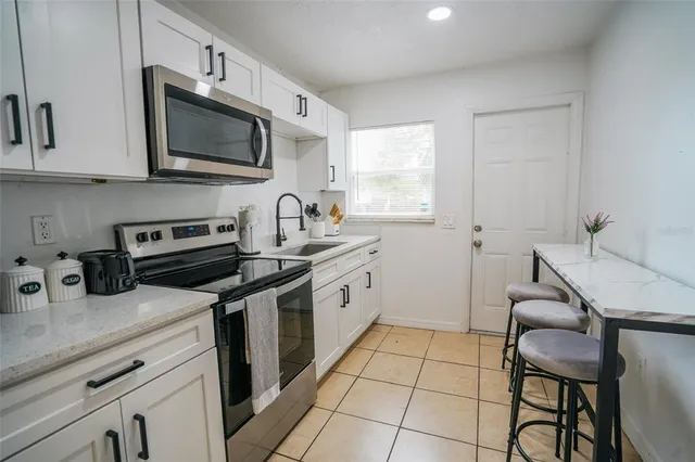 $2,400 | 1361 29th Street South, St. Petersburg, FL 33712