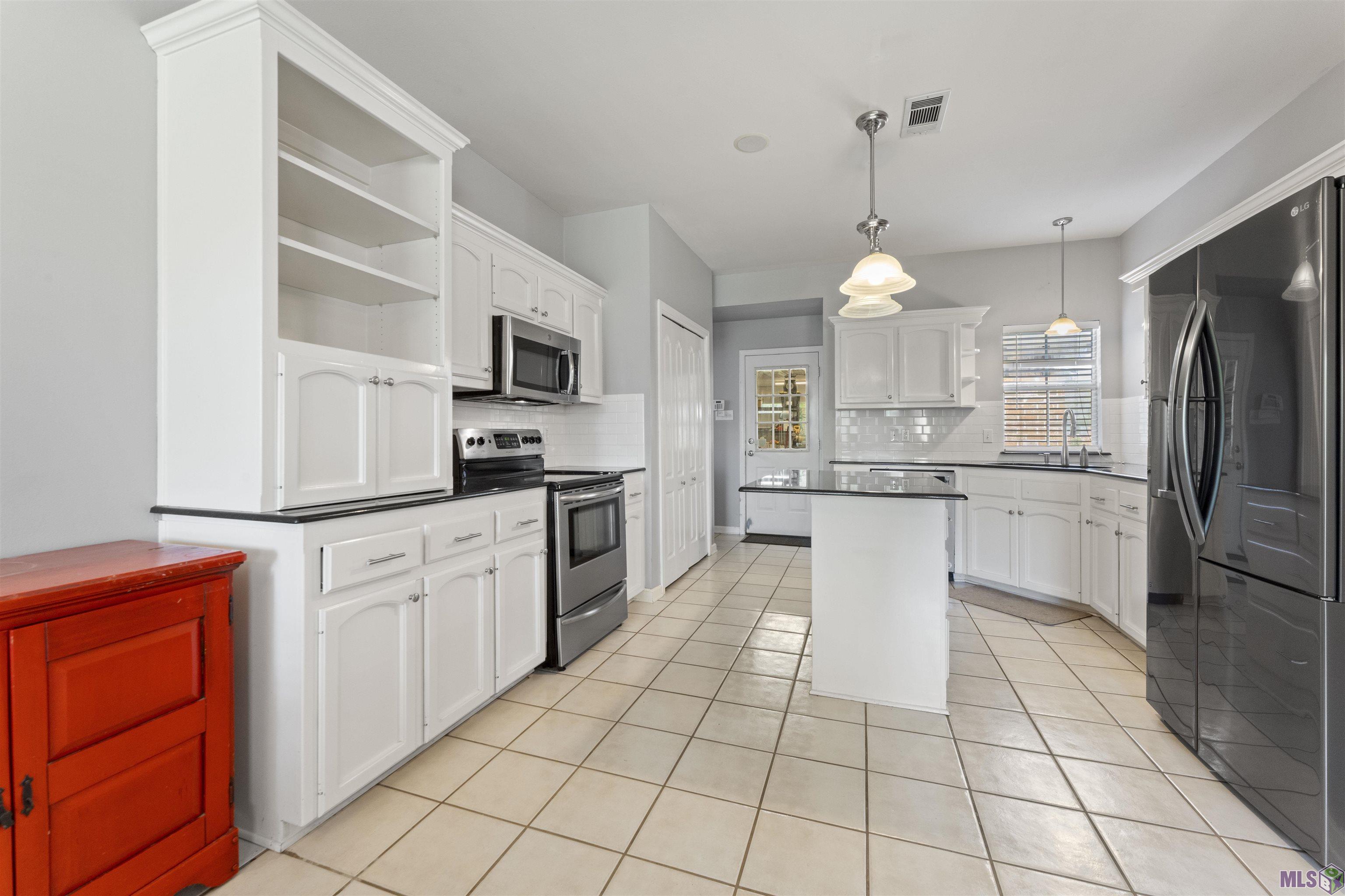 3978 Meadow Ridge Drive Baton Rouge, LA 70817 - Photo 9 of 23 Gallery Image 9