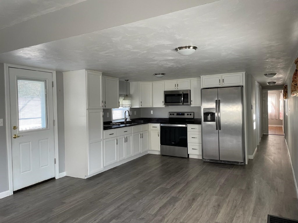 39 Cypress Road Taunton, MA 02780 - Photo 12 of 31 Gallery Image 12