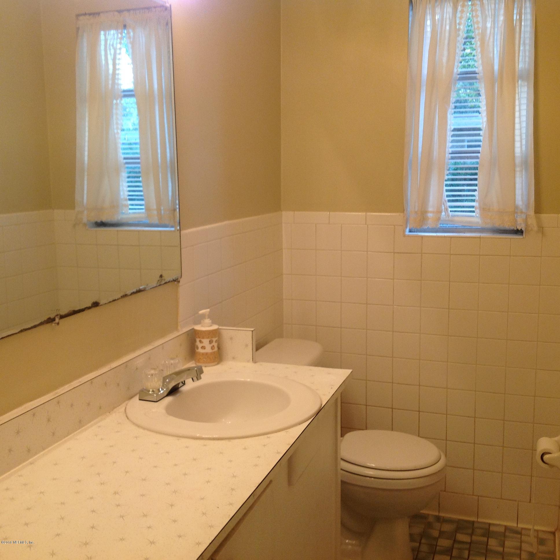 2706 Lorna Road Jacksonville, FL 32211 - Photo 12 of 24 Hall Bath