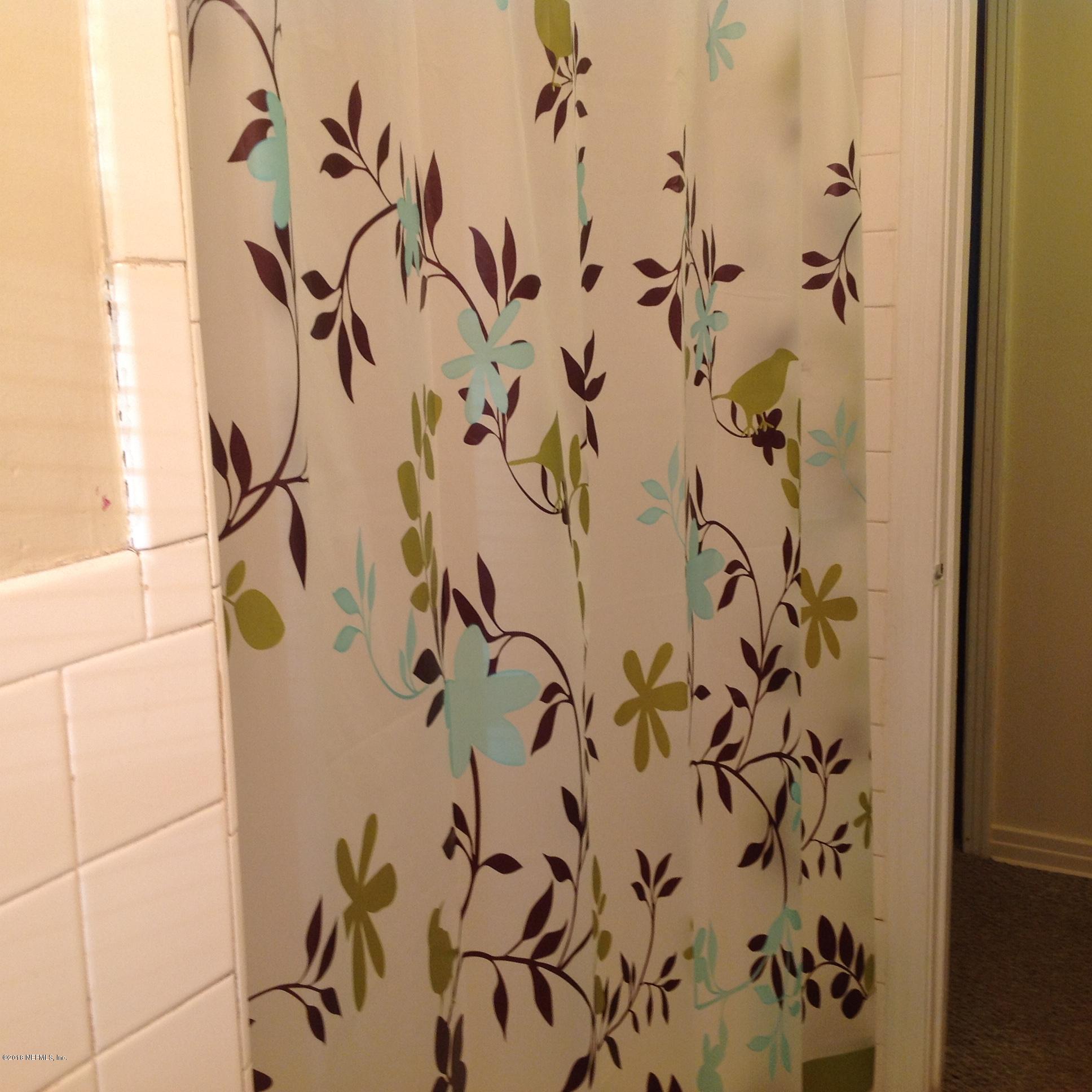 2706 Lorna Road Jacksonville, FL 32211 - Photo 13 of 24 Tub