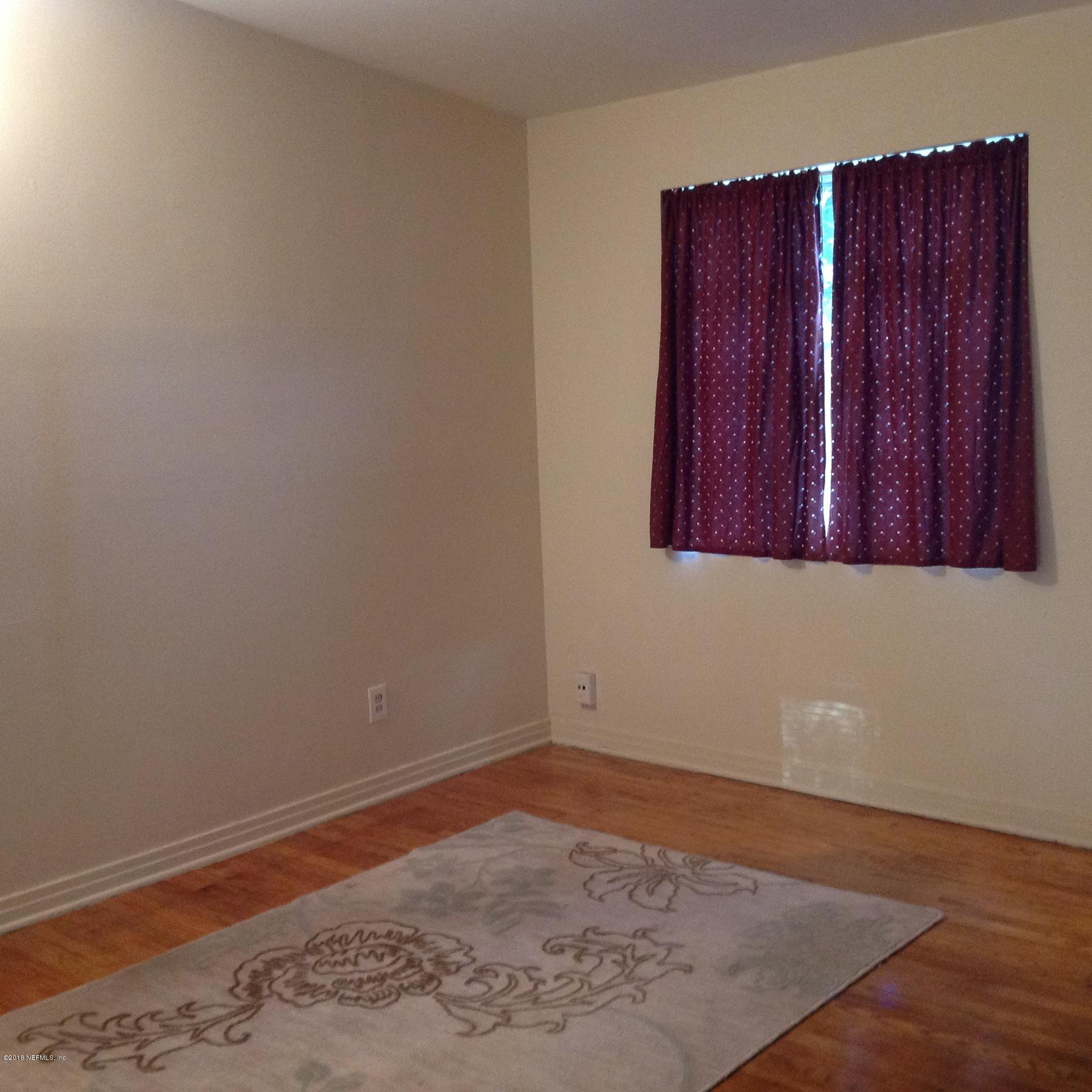 2706 Lorna Road Jacksonville, FL 32211 - Photo 4 of 24 Living Room