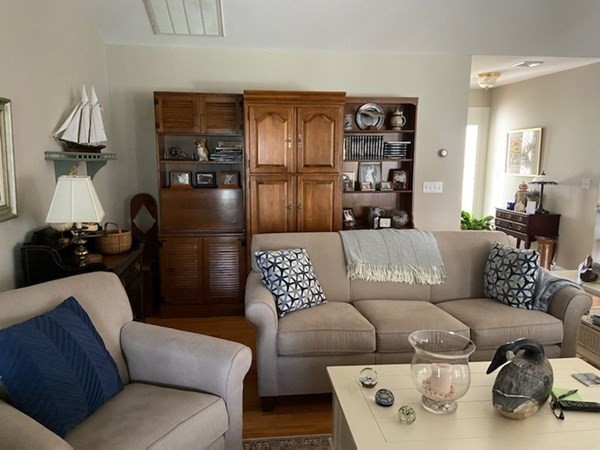 8 Tyringham Road Seekonk, MA 02771 - Photo 16 of 42