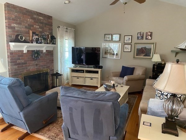 8 Tyringham Road Seekonk, MA 02771 - Photo 17 of 42