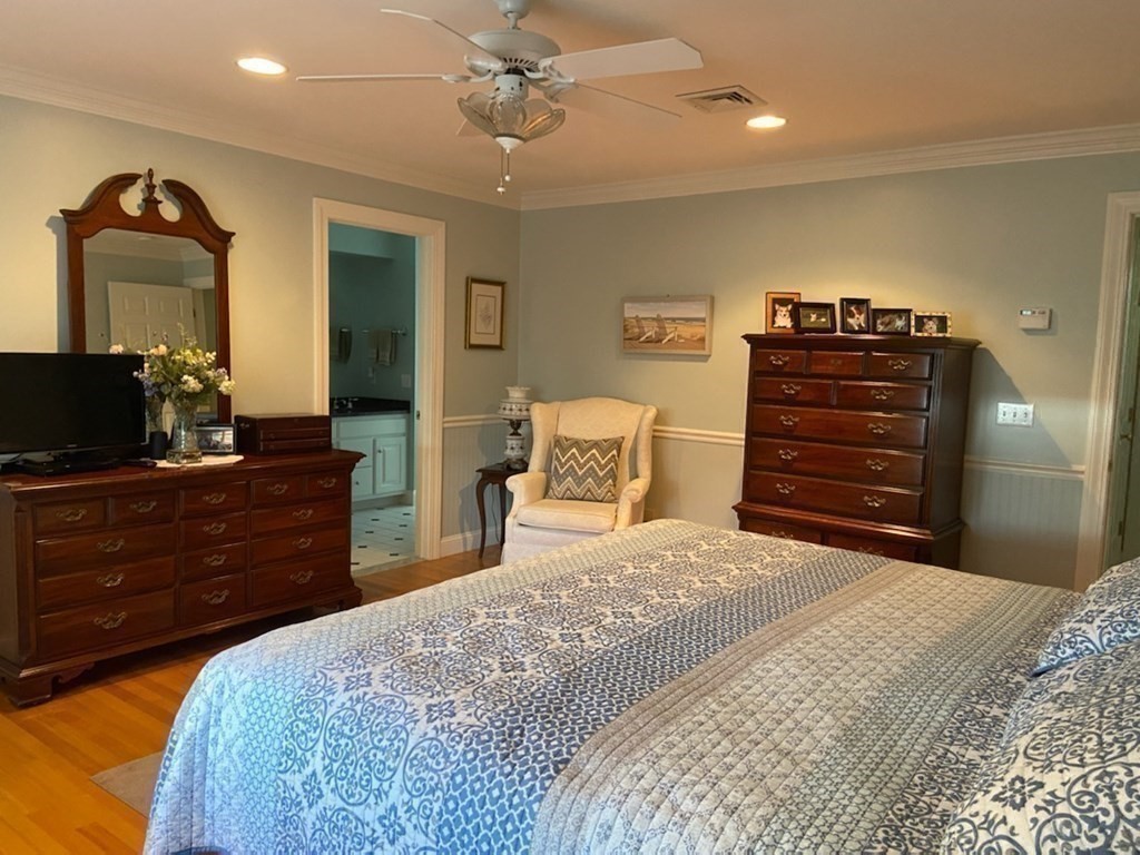 8 Tyringham Road Seekonk, MA 02771 - Photo 23 of 42