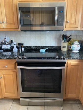 8 Tyringham Road Seekonk, MA 02771 - Photo 8 of 42