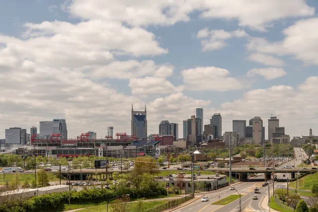 $2,000 | 2115 Yeaman Place, Unit 428, Nashville, TN 37206