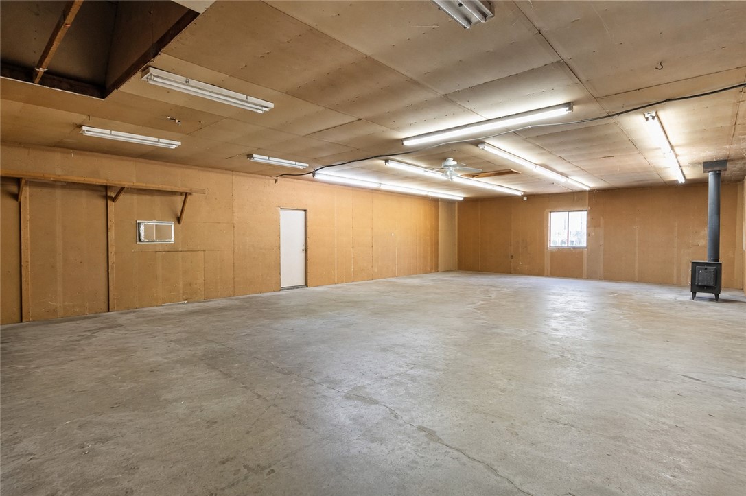 9857 Lott Road Durham, CA 95938 - Photo 36 of 42 Virtually removed Sellers belongings. A.I. PHOTO