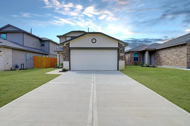 a front view of house with yard