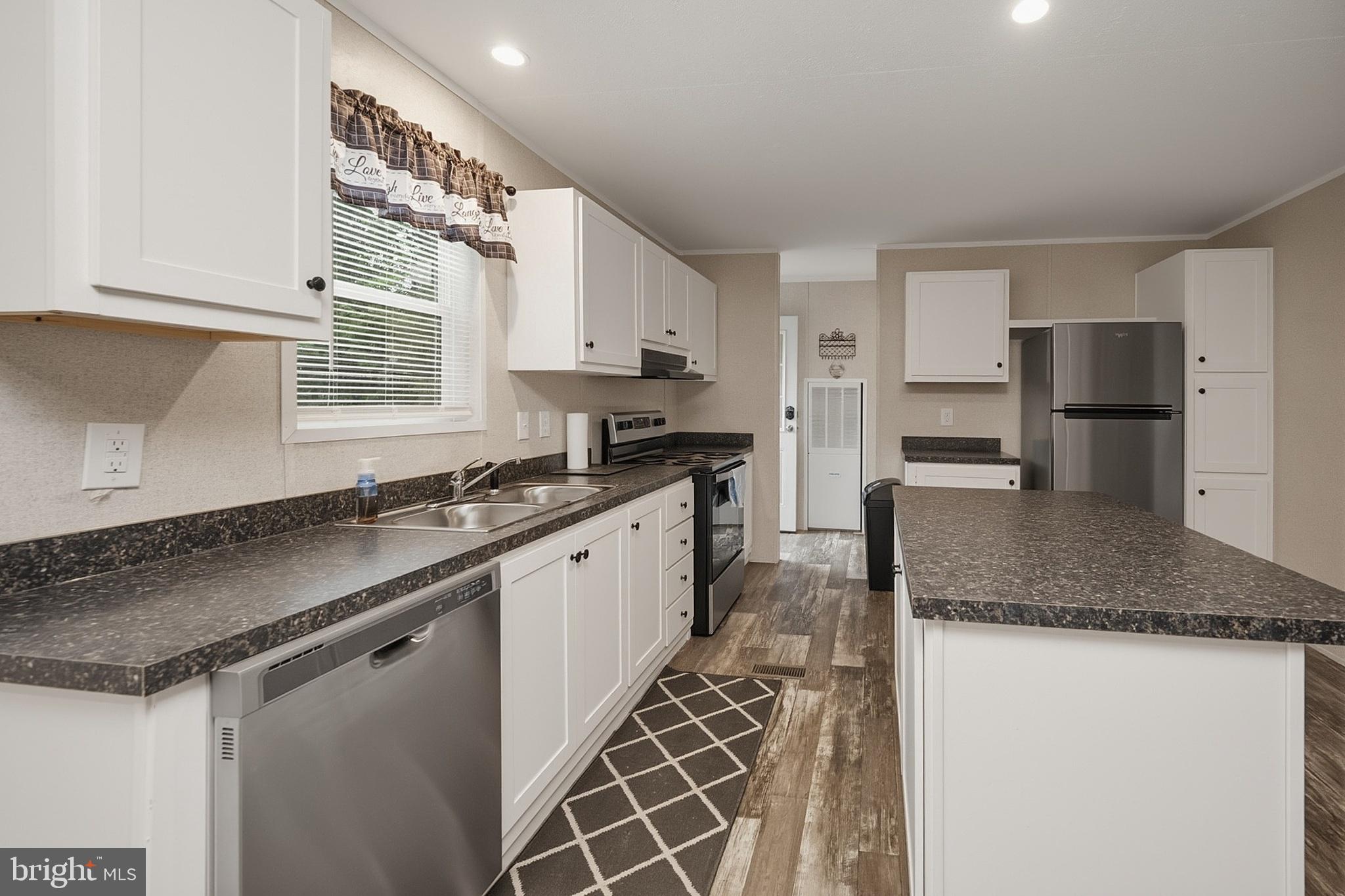 635 Dennett Road Oakland, MD 21550 - Photo 4 of 50