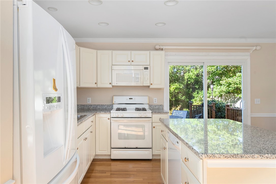 202 Reservoir Road Middletown, RI 02842 - Photo 12 of 50