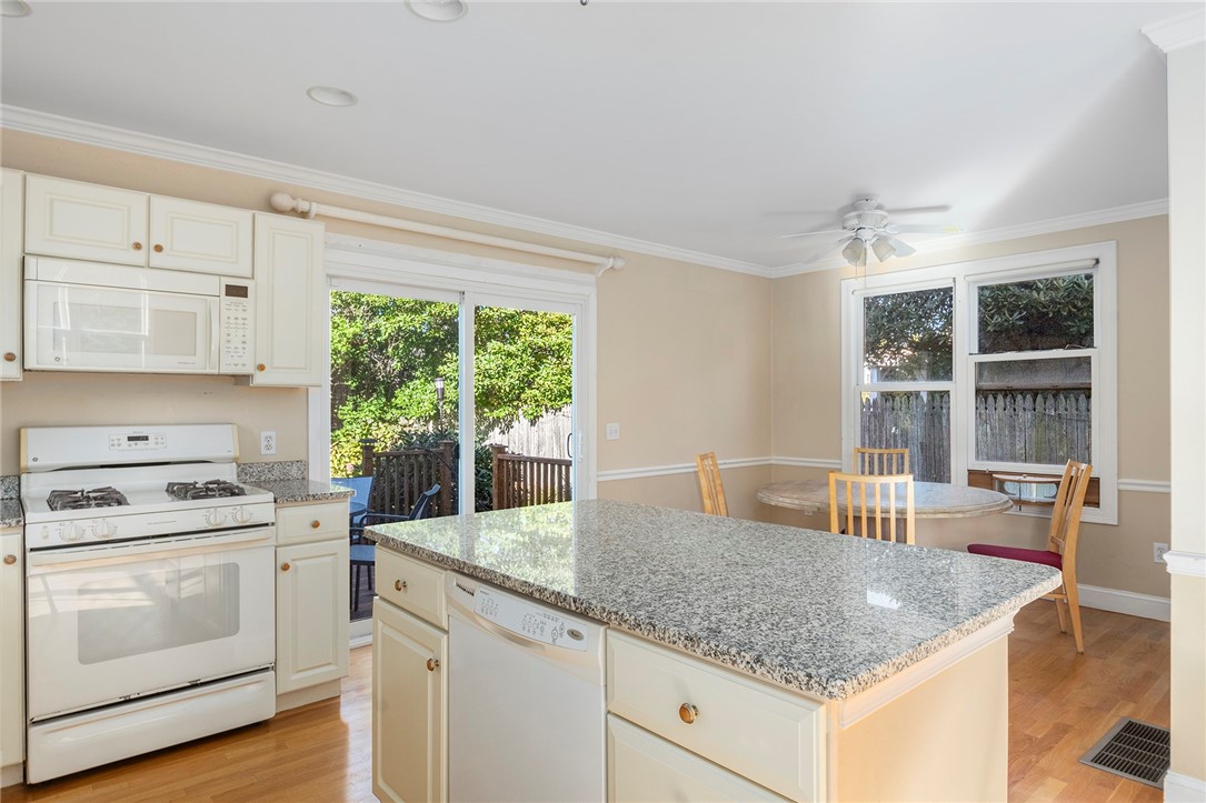 202 Reservoir Road Middletown, RI 02842 - Photo 16 of 50