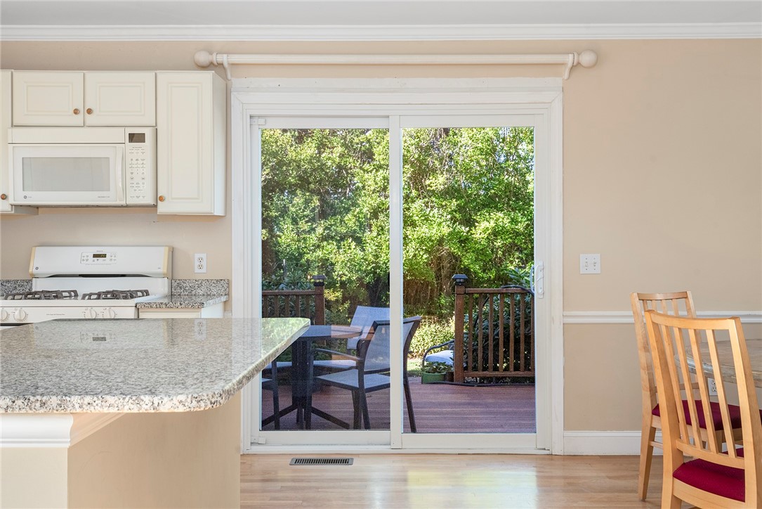 202 Reservoir Road Middletown, RI 02842 - Photo 17 of 50