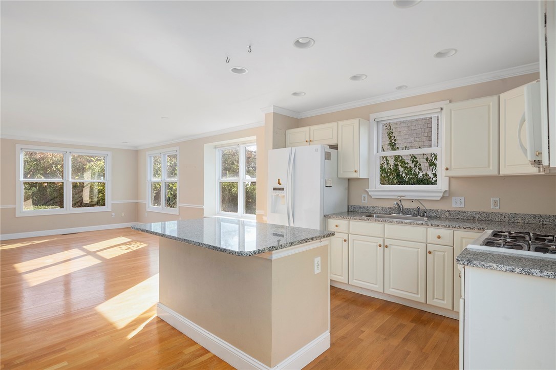 202 Reservoir Road Middletown, RI 02842 - Photo 18 of 50