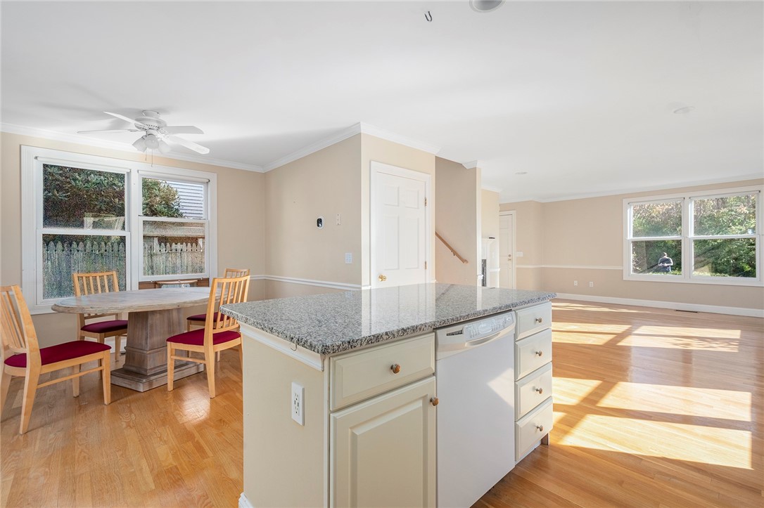 202 Reservoir Road Middletown, RI 02842 - Photo 20 of 50