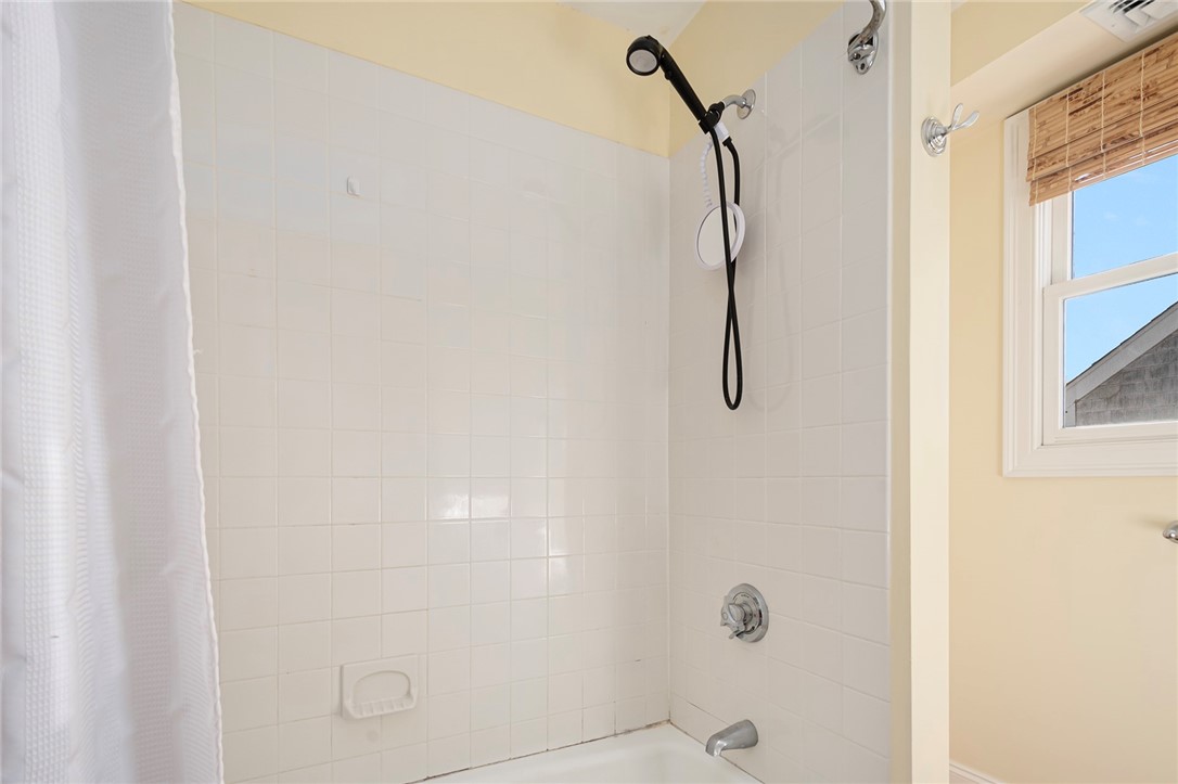 202 Reservoir Road Middletown, RI 02842 - Photo 33 of 50