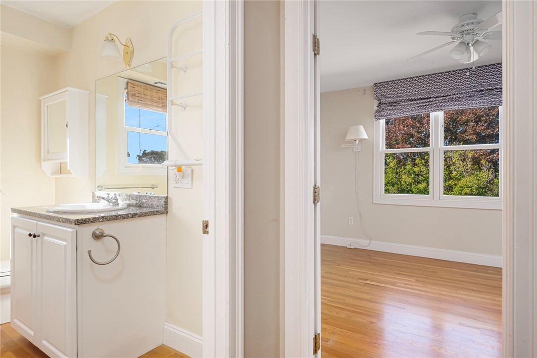 202 Reservoir Road Middletown, RI 02842 - Photo 34 of 50