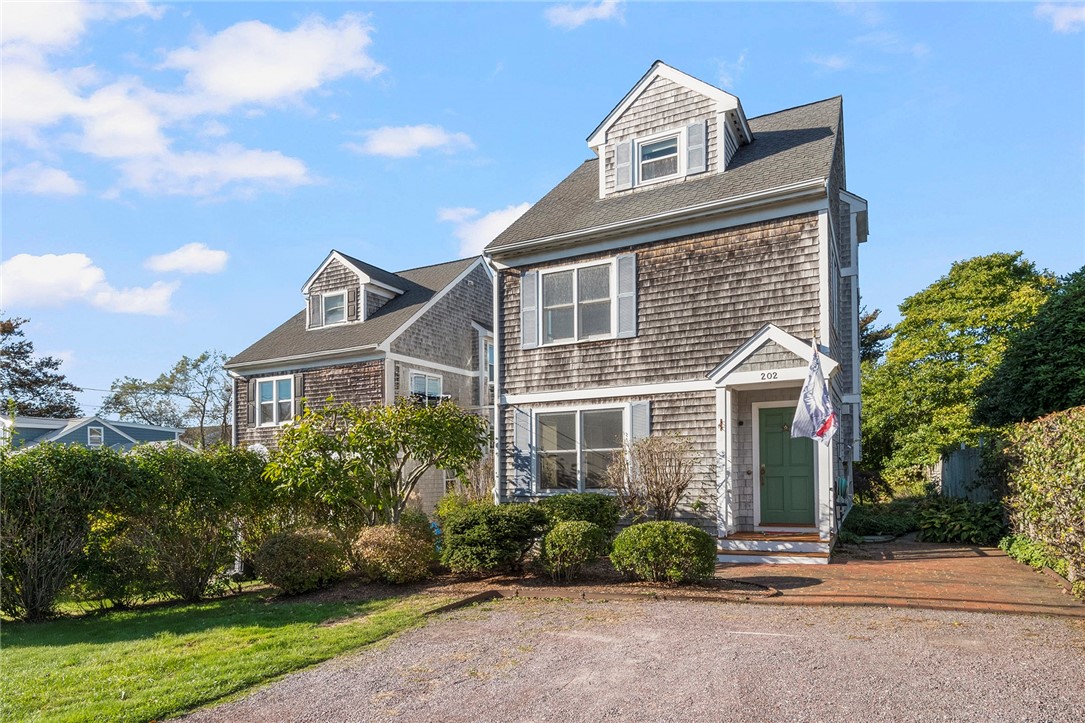 202 Reservoir Road Middletown, RI 02842 - Photo 4 of 50