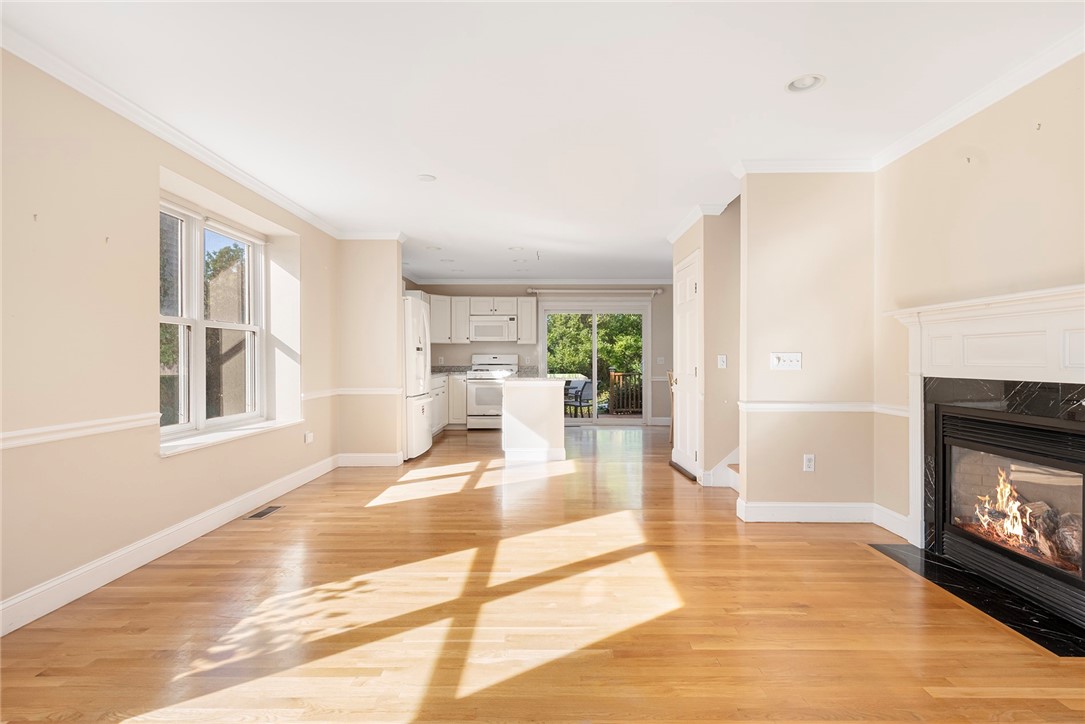 202 Reservoir Road Middletown, RI 02842 - Photo 8 of 50