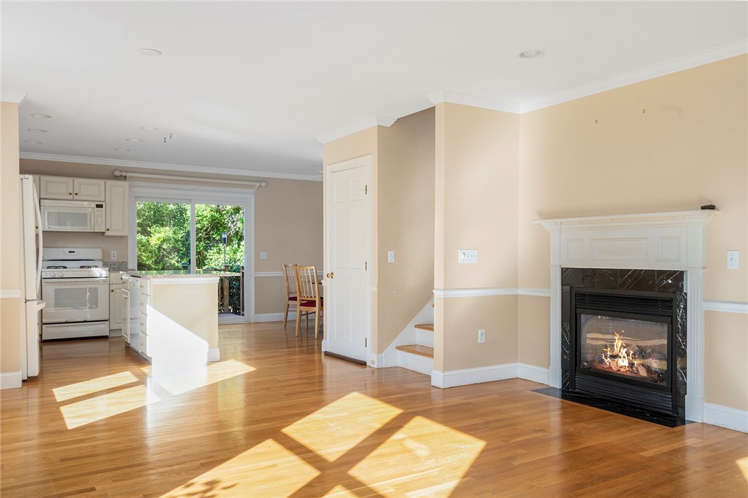 202 Reservoir Road Middletown, RI 02842 - Photo 9 of 50