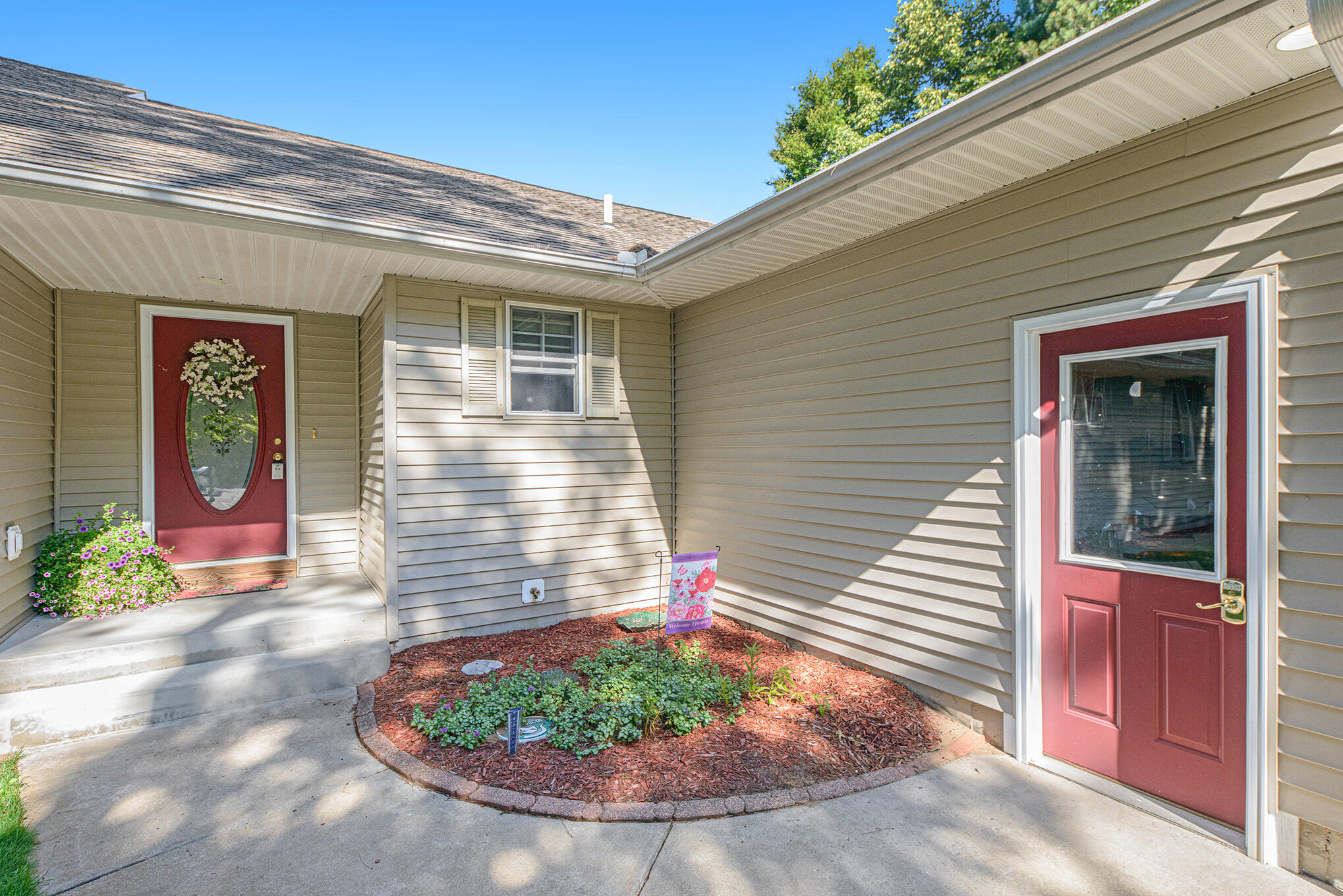 3909 Pondview Hesperia, MI 49421 - Photo 2 of 44 3909PondViewDr-14