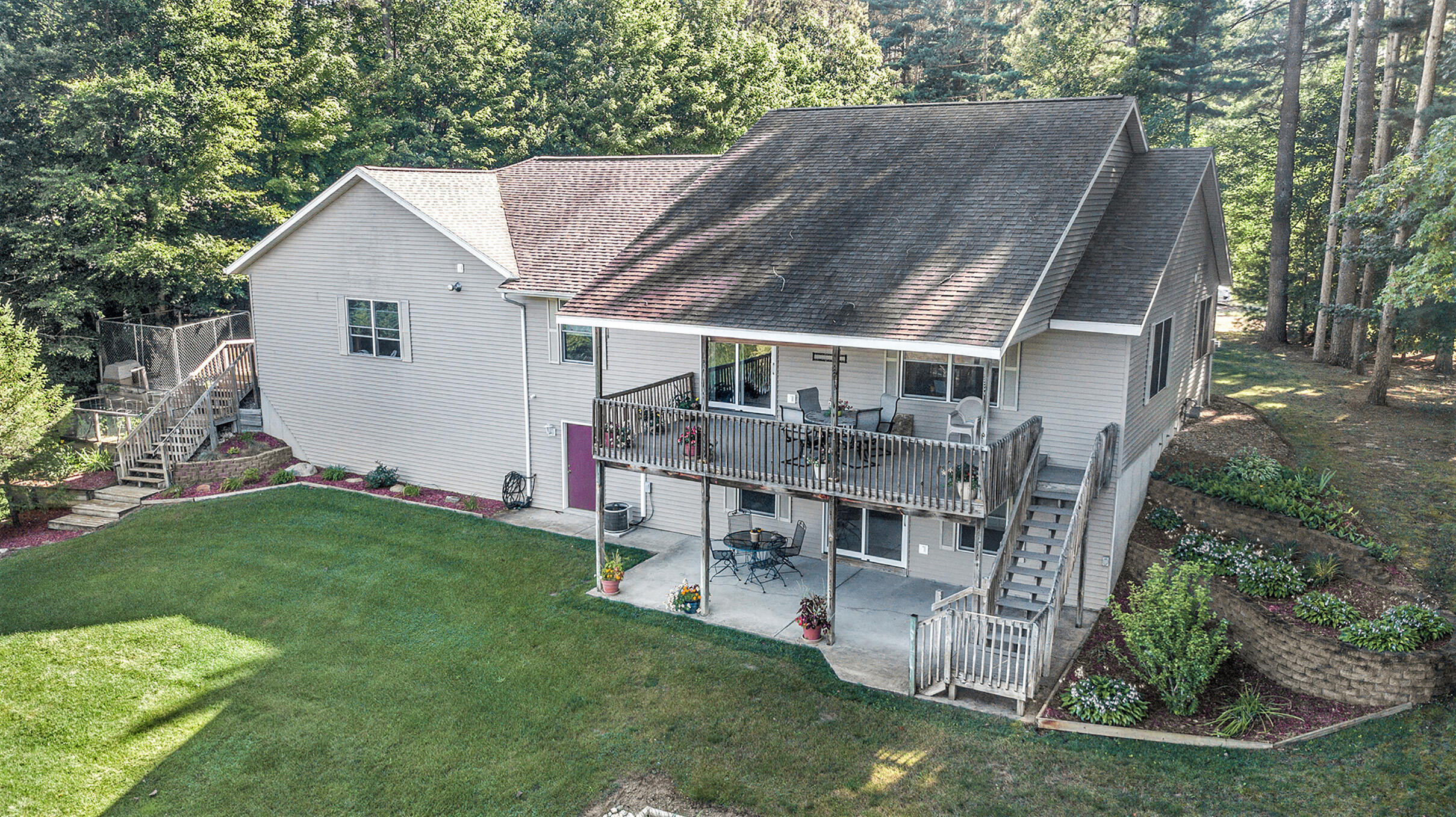 3909 Pondview Hesperia, MI 49421 - Photo 6 of 44 3909PondViewDrAerial-9